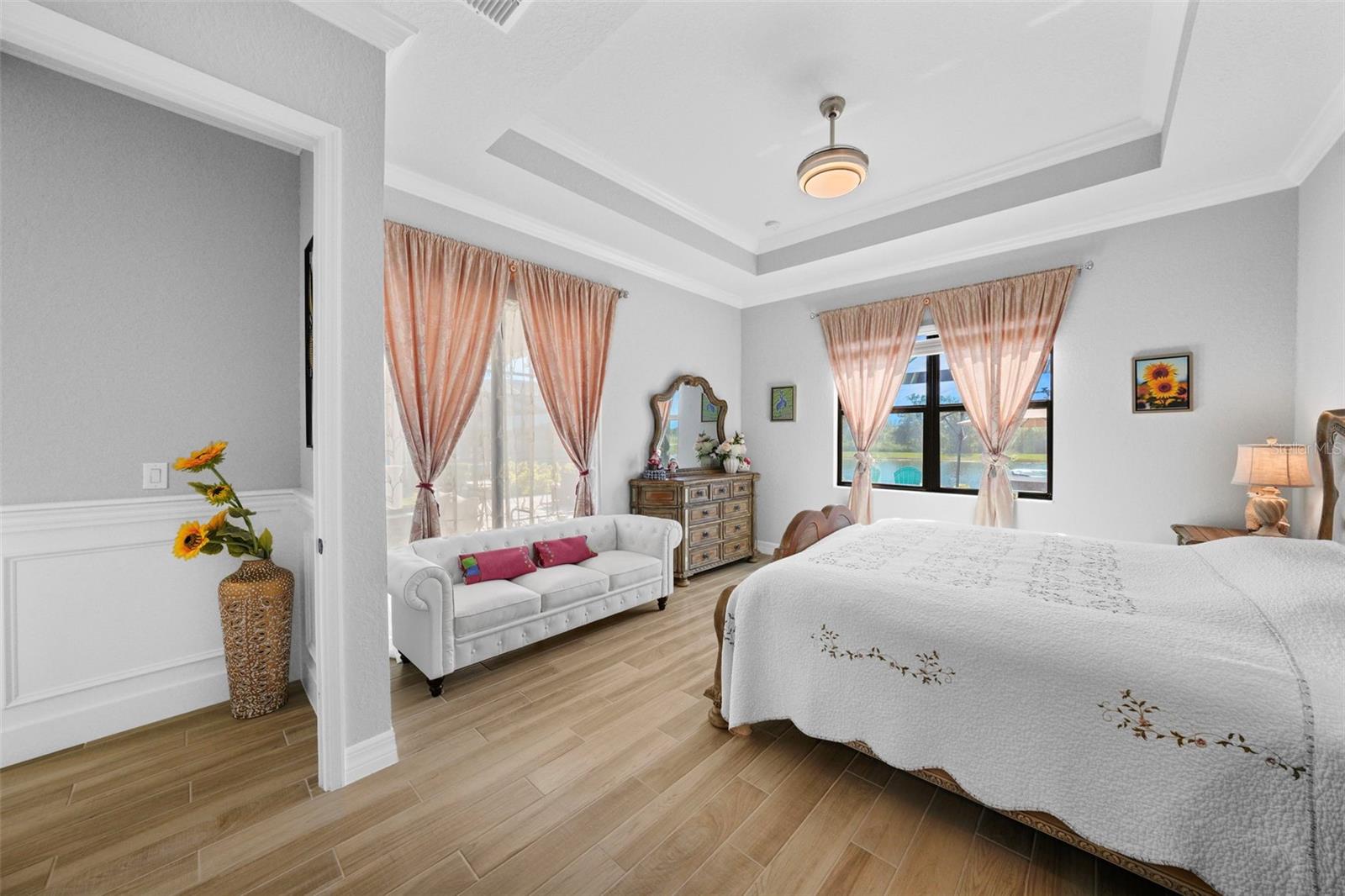 Image 18 of 63 For 5749 Cheech Glen