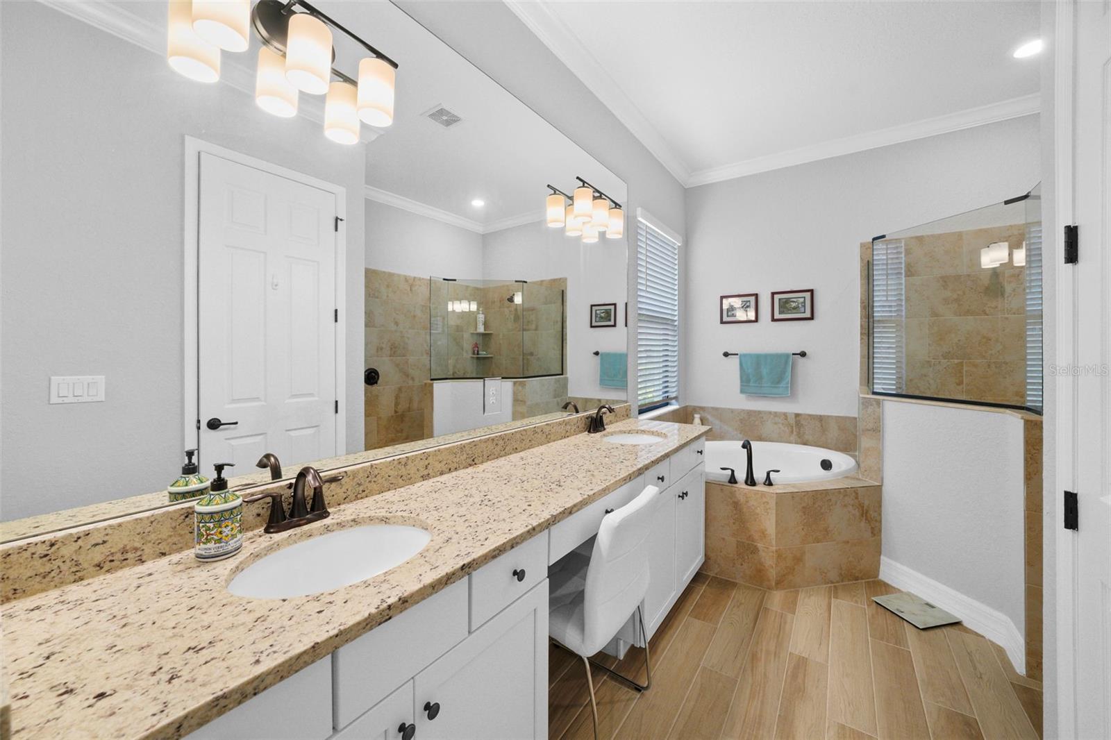 Image 20 of 63 For 5749 Cheech Glen