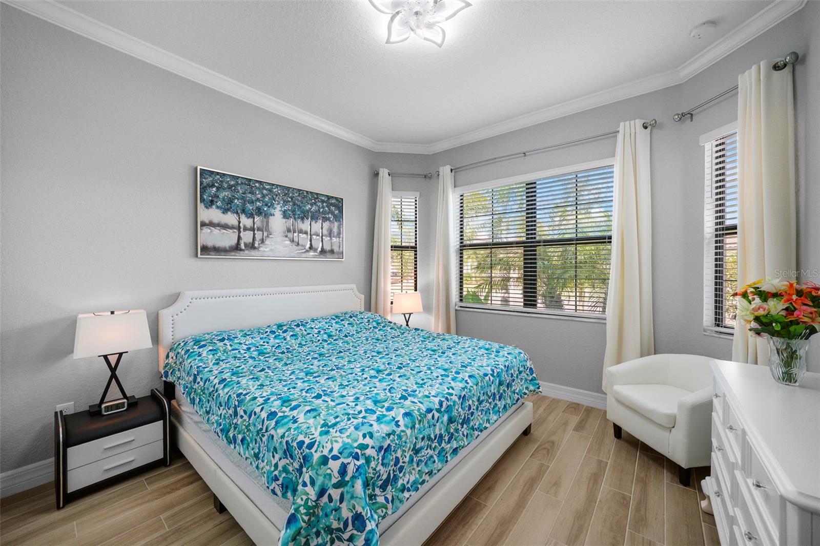 Image 24 of 63 For 5749 Cheech Glen