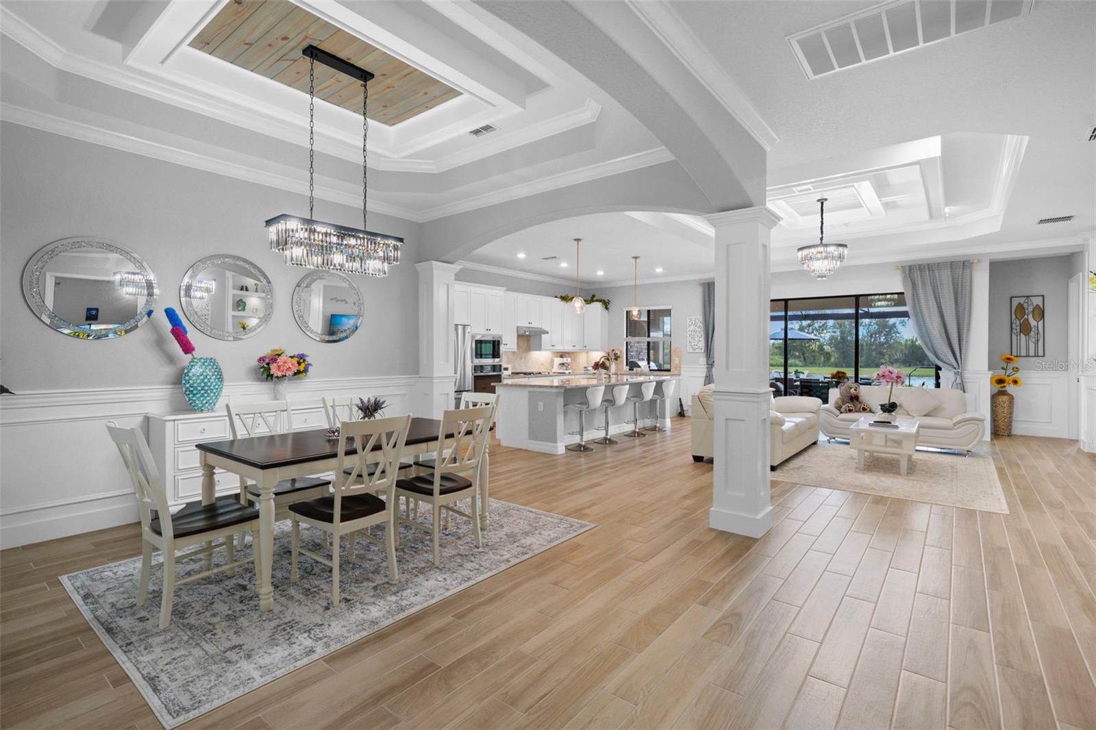 Image 3 of 63 For 5749 Cheech Glen