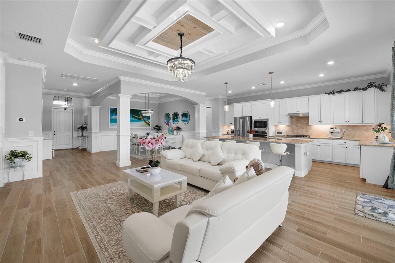 Image 4 of 63 For 5749 Cheech Glen