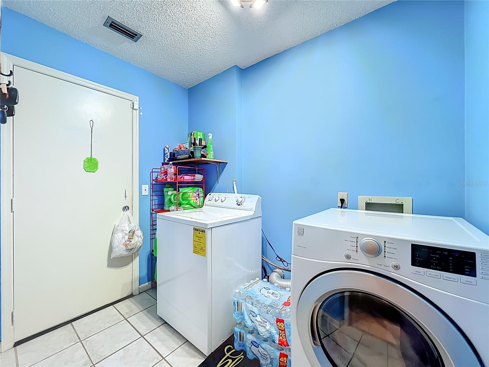 Image 22 of 43 For 4125 Gulfstream Bay Court