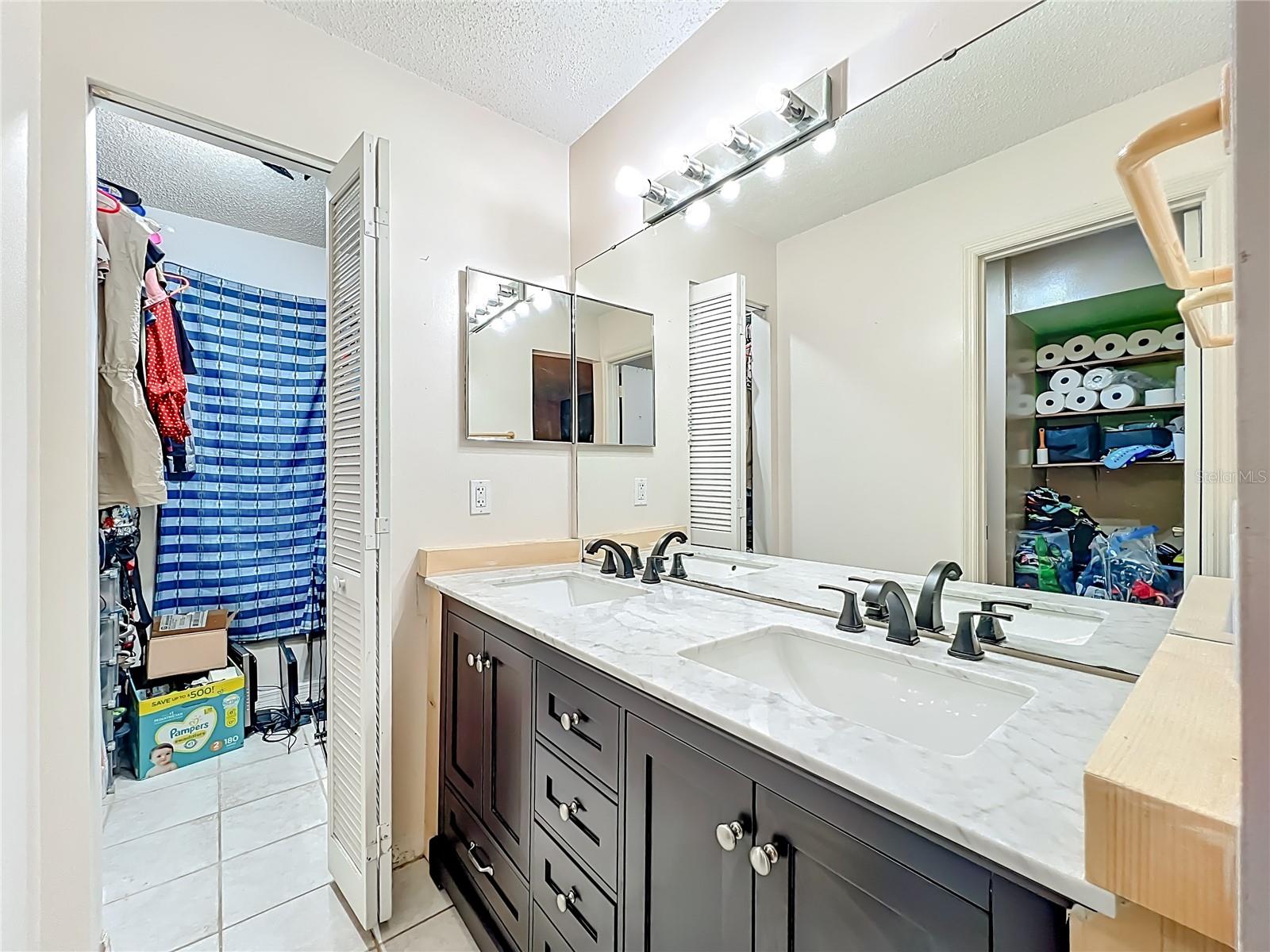 Image 28 of 43 For 4125 Gulfstream Bay Court