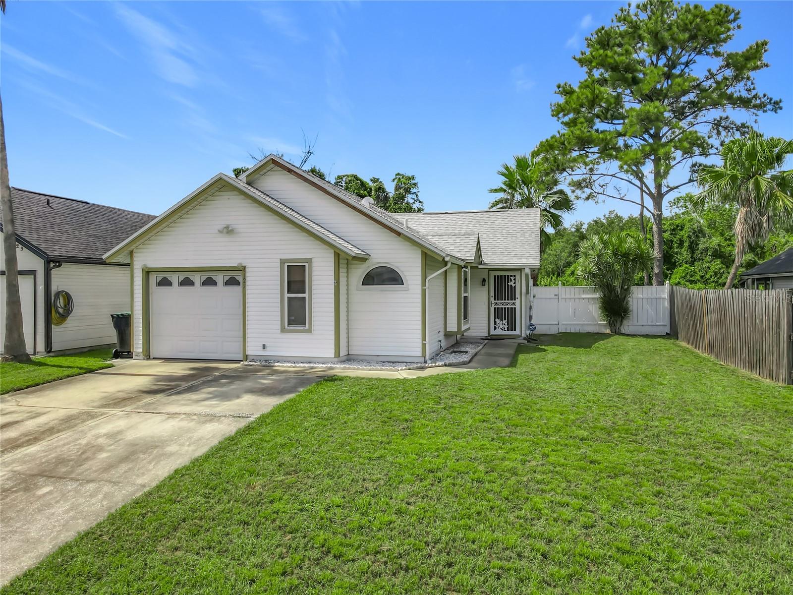 Image 32 of 43 For 4125 Gulfstream Bay Court