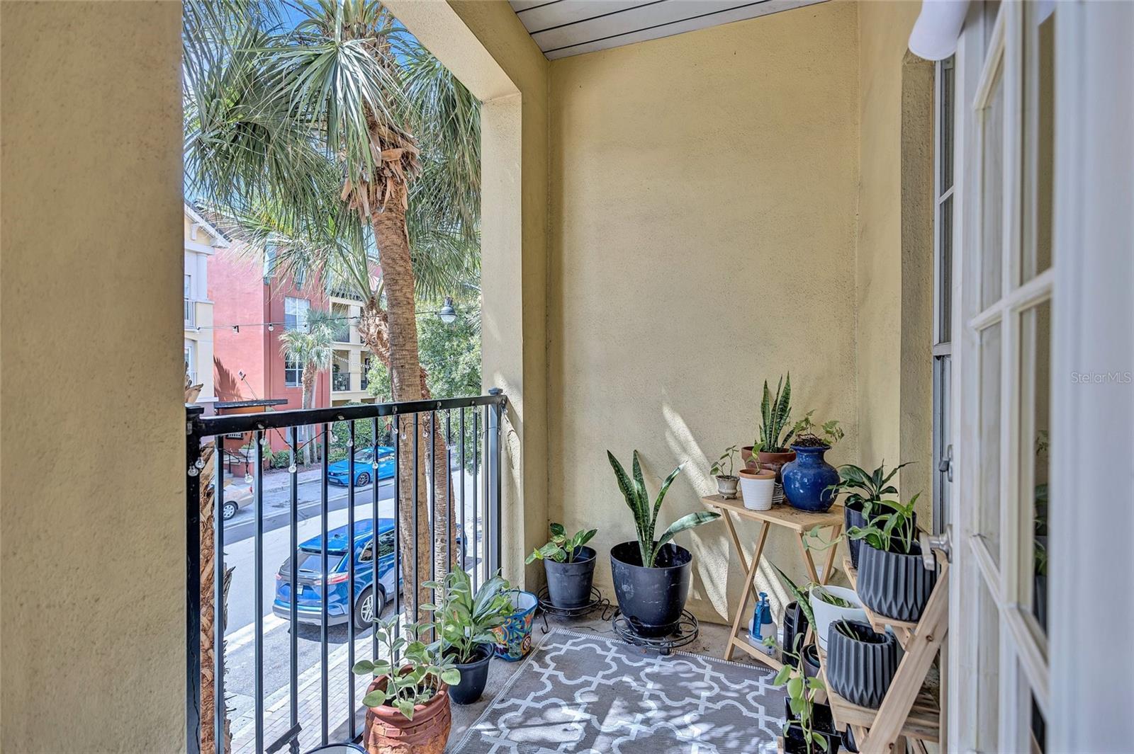 Image 13 of 40 For 2421 Horatio Street 820