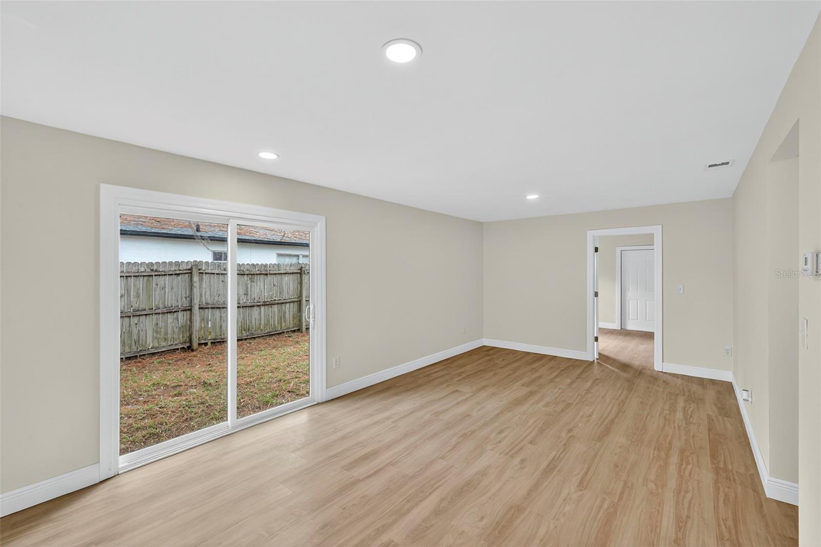 Image 11 of 34 For 5853 Harrison Street