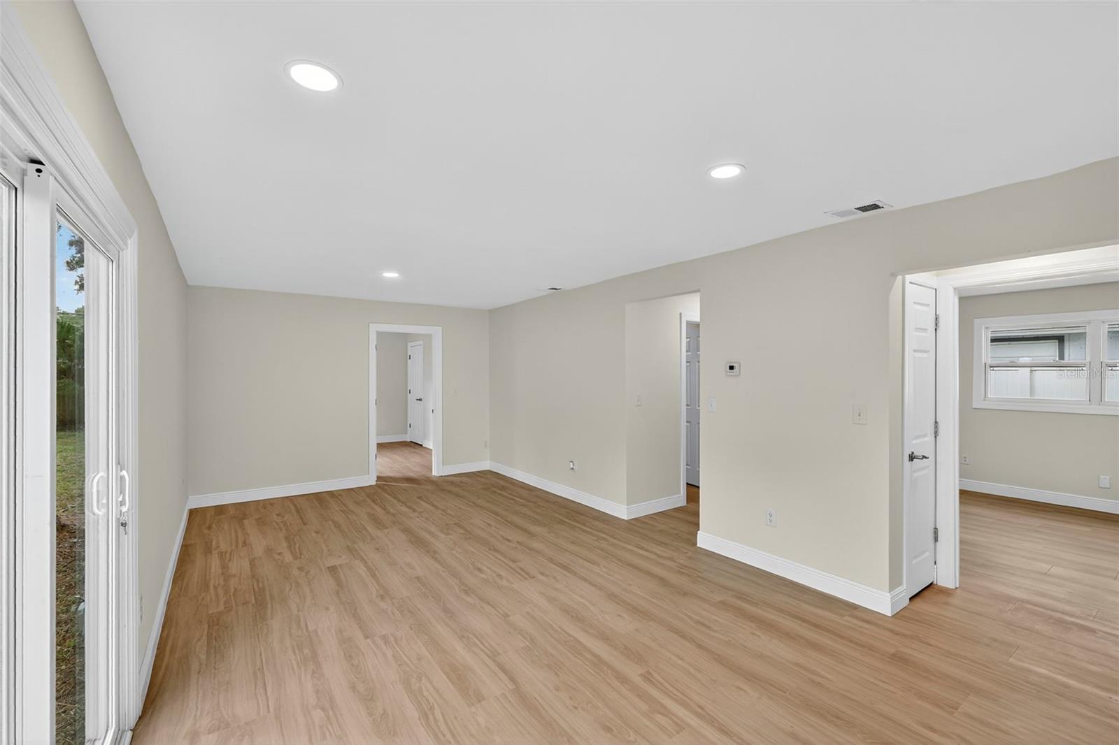 Image 12 of 34 For 5853 Harrison Street