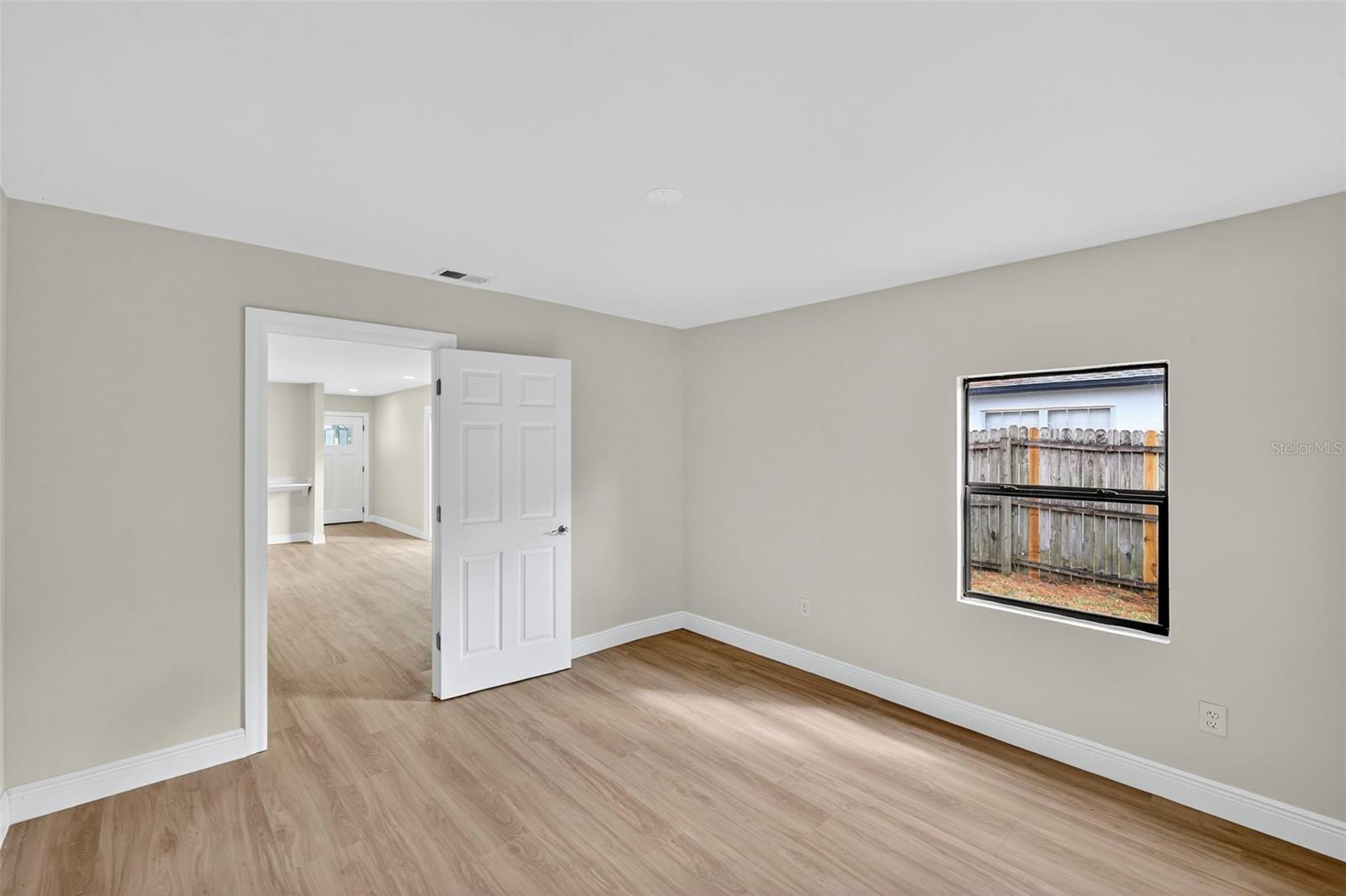 Image 22 of 34 For 5853 Harrison Street
