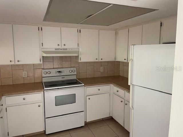 Listing photo id 6 for 11550 Baywood Meadows Drive 7