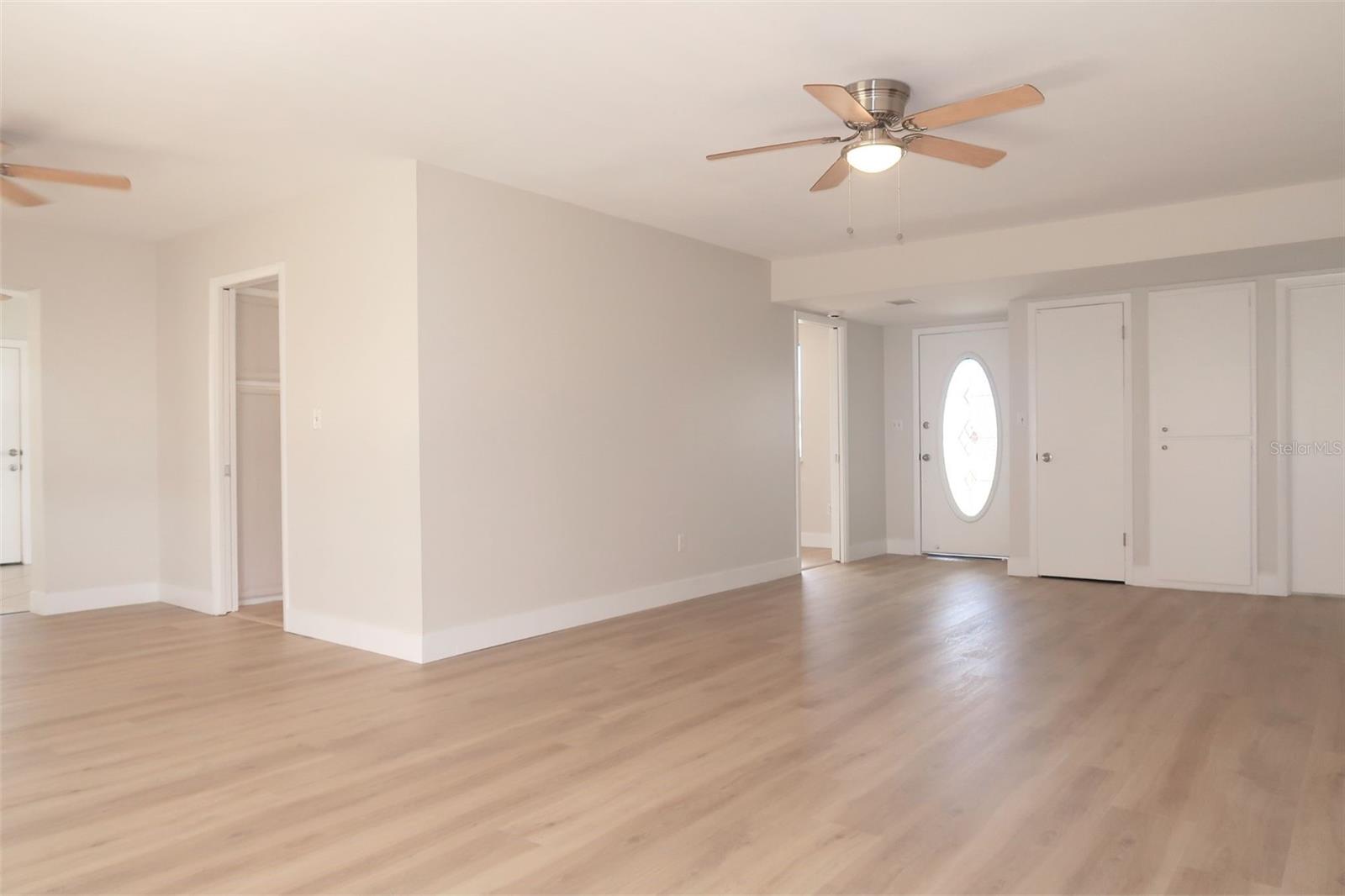 Image 16 of 30 For 806 Oakmont Avenue