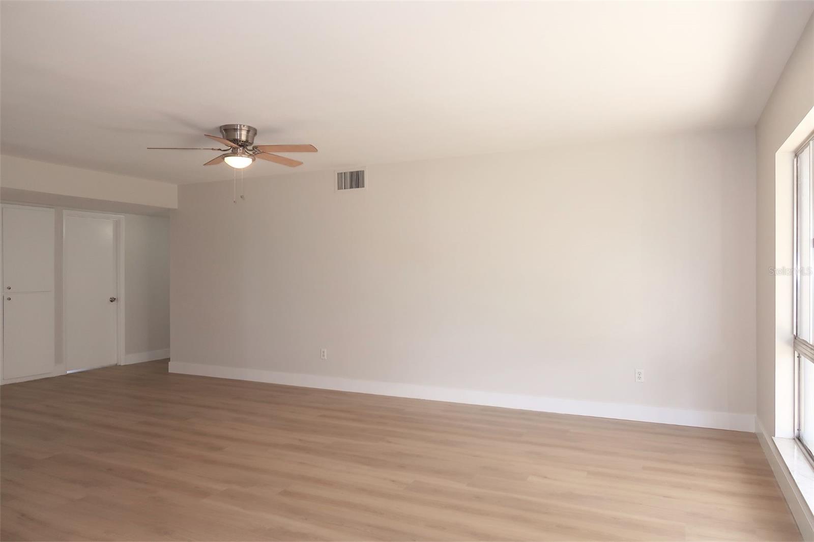 Image 18 of 30 For 806 Oakmont Avenue