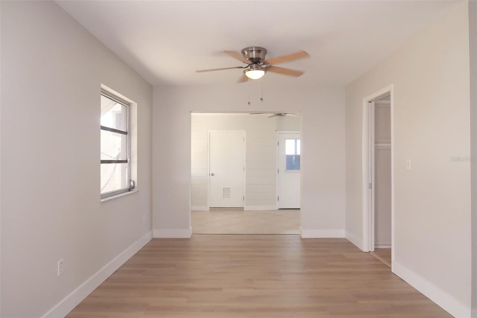 Image 19 of 30 For 806 Oakmont Avenue