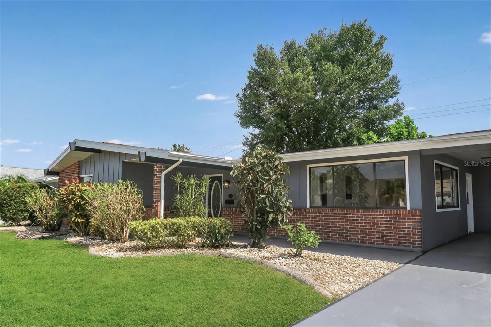 Image 2 of 30 For 806 Oakmont Avenue