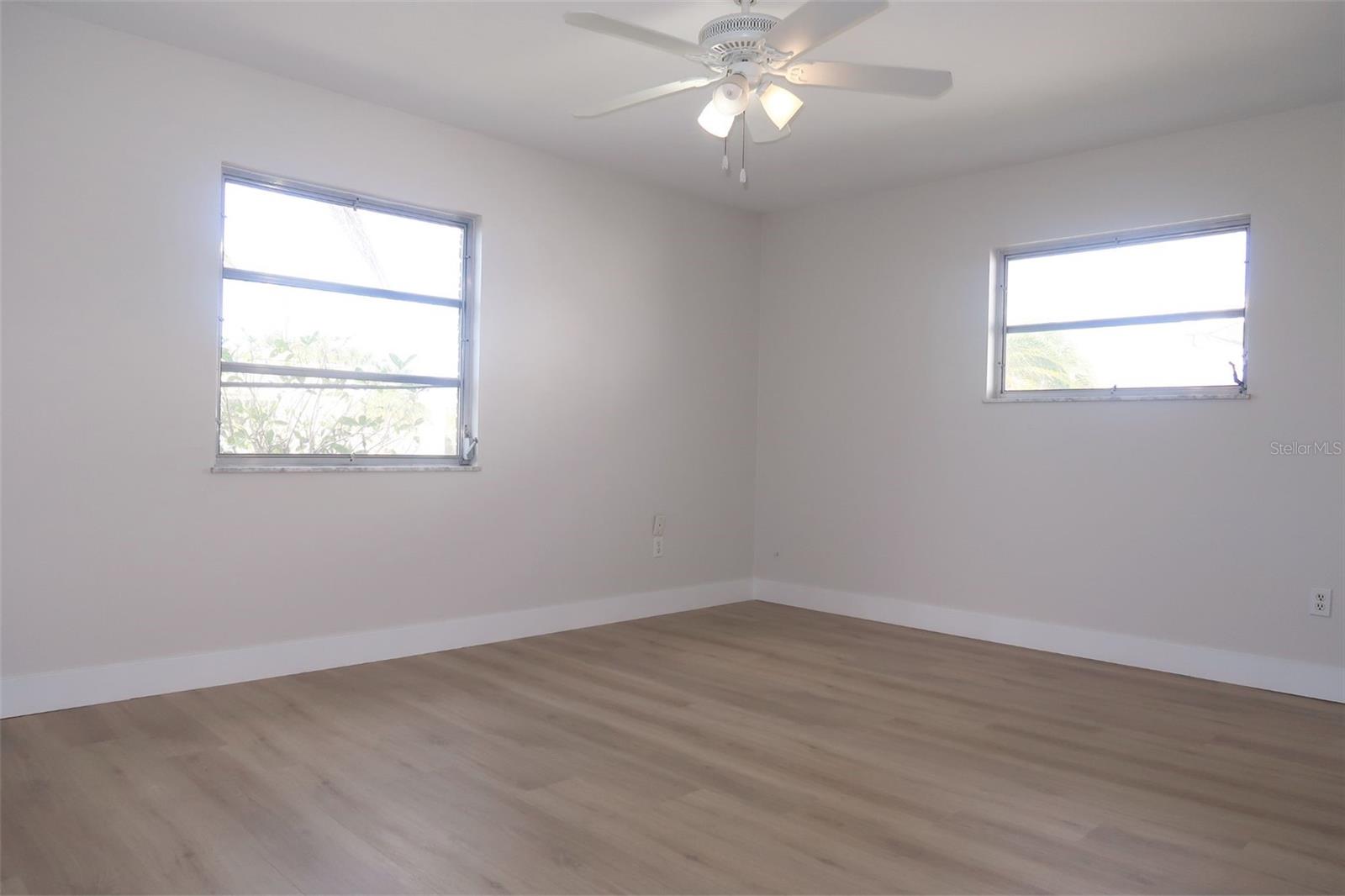 Image 24 of 30 For 806 Oakmont Avenue