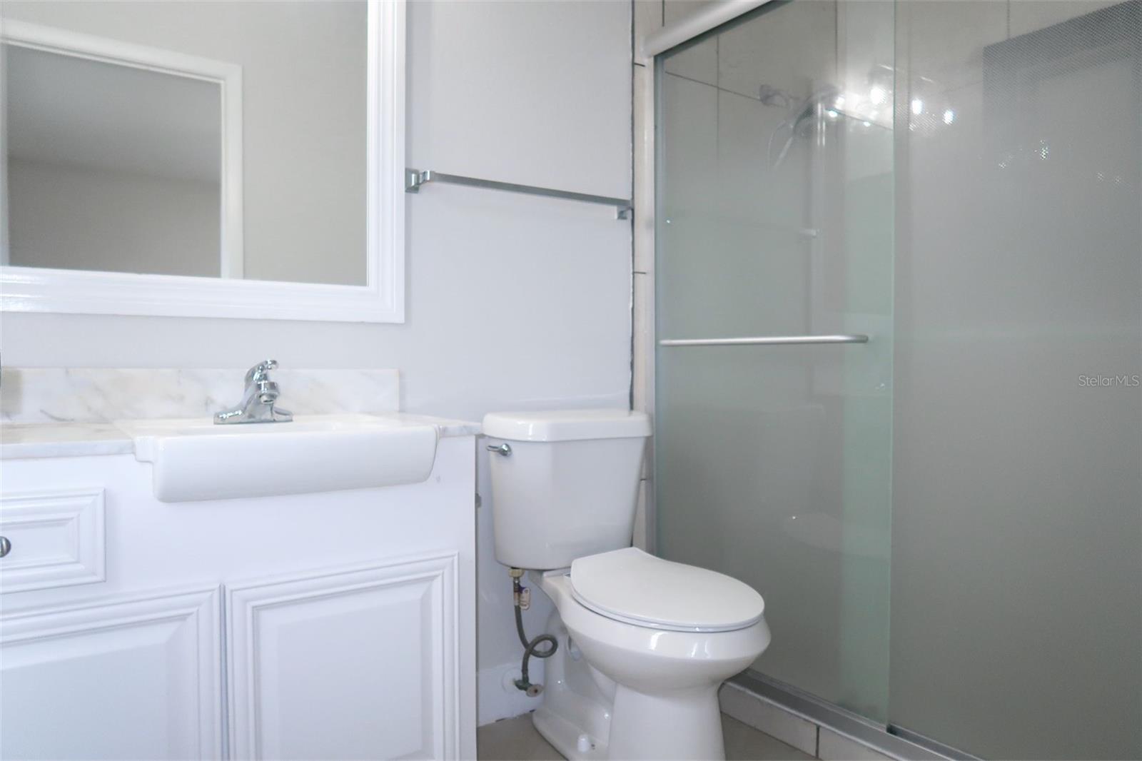 Image 26 of 30 For 806 Oakmont Avenue