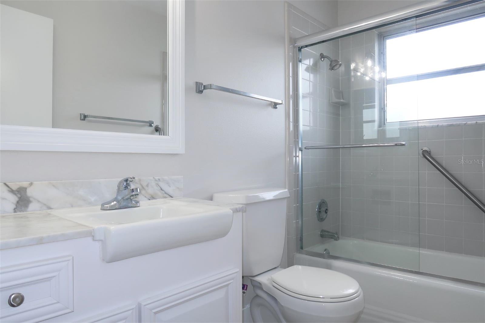 Image 29 of 30 For 806 Oakmont Avenue