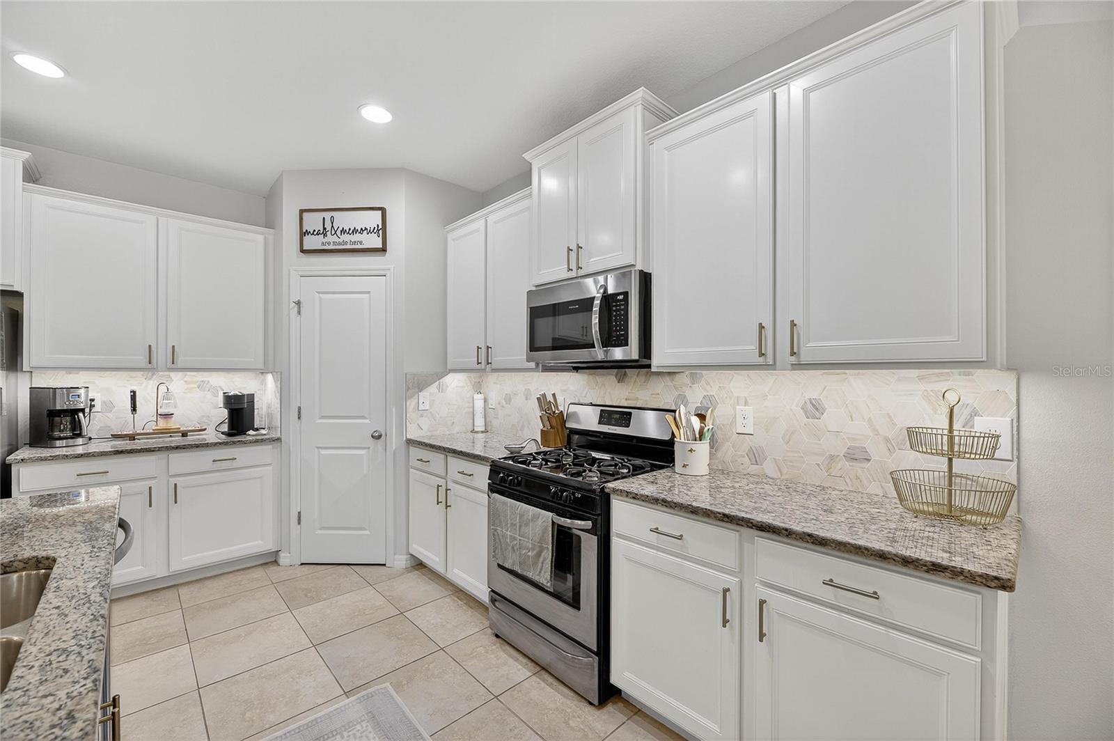 Image 32 of 65 For 6313 Sunsail Place
