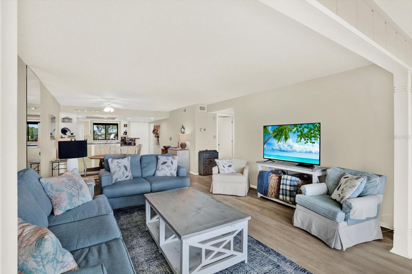 Image 6 of 21 For 6500 Flotilla Drive 187