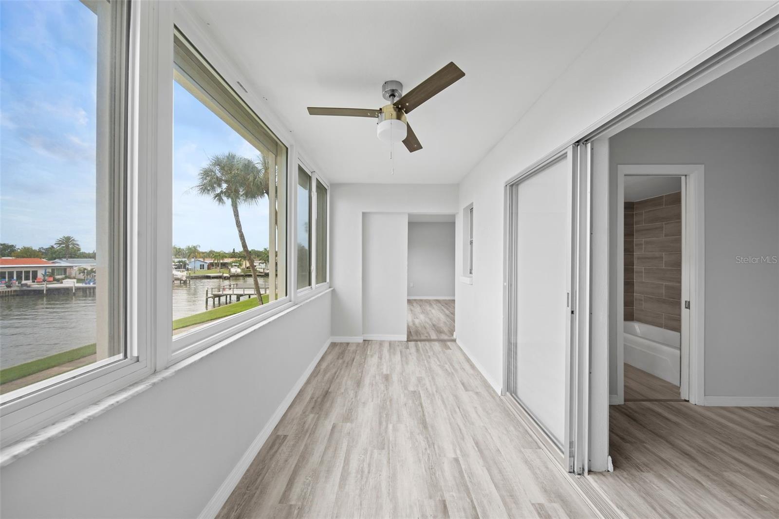 Image 18 of 57 For 4725 Cove Circle 202
