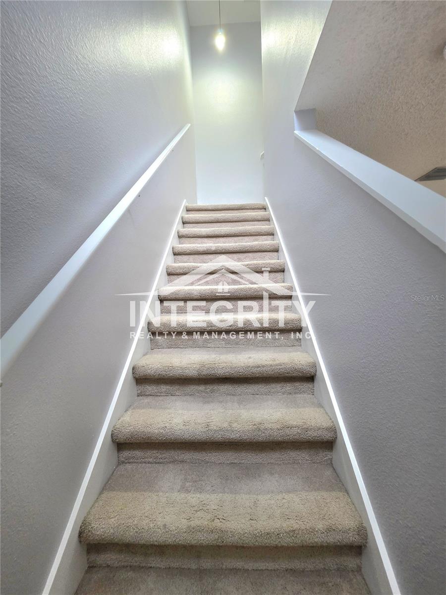 Image 11 of 26 For 10107 Farmingdale Place