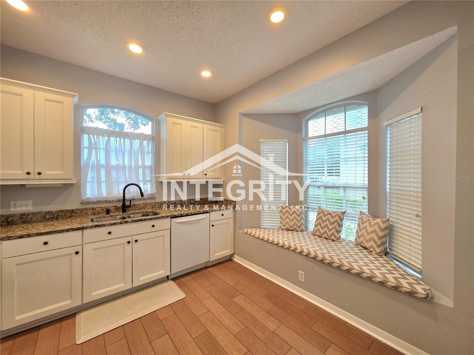 Image 3 of 26 For 10107 Farmingdale Place