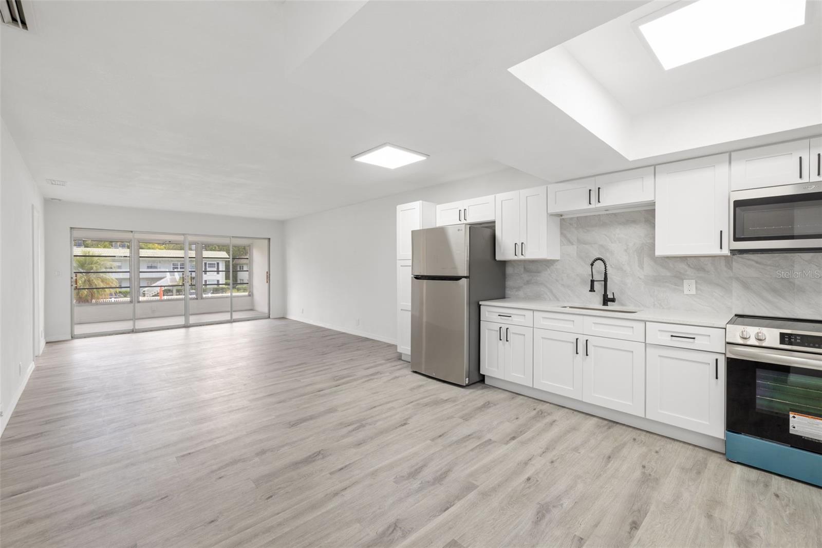 Image 3 of 28 For 1433 Belcher Road A8