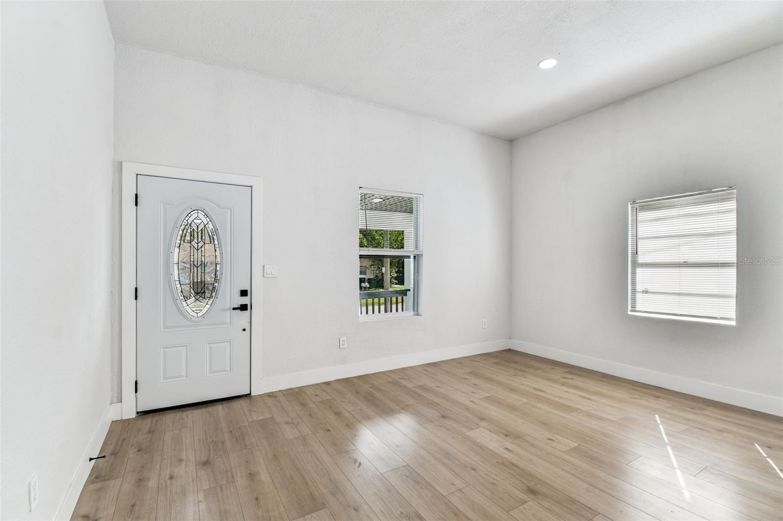 Image 11 of 62 For 2331 St John Street