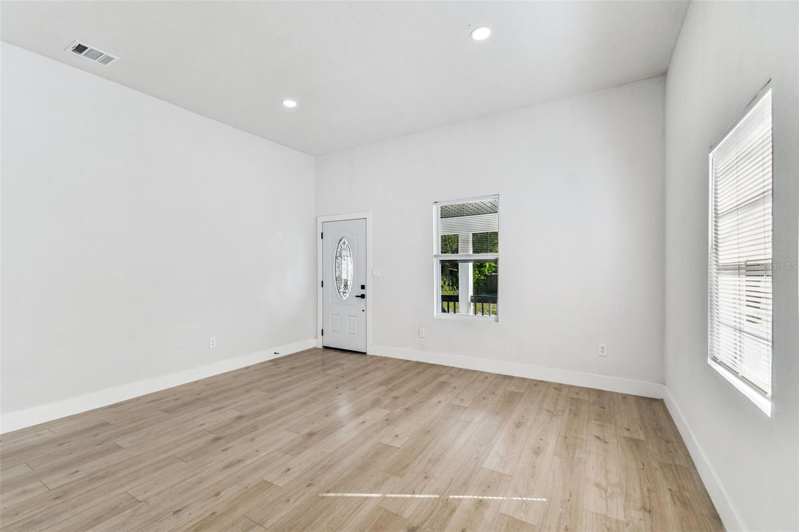 Image 13 of 62 For 2331 St John Street