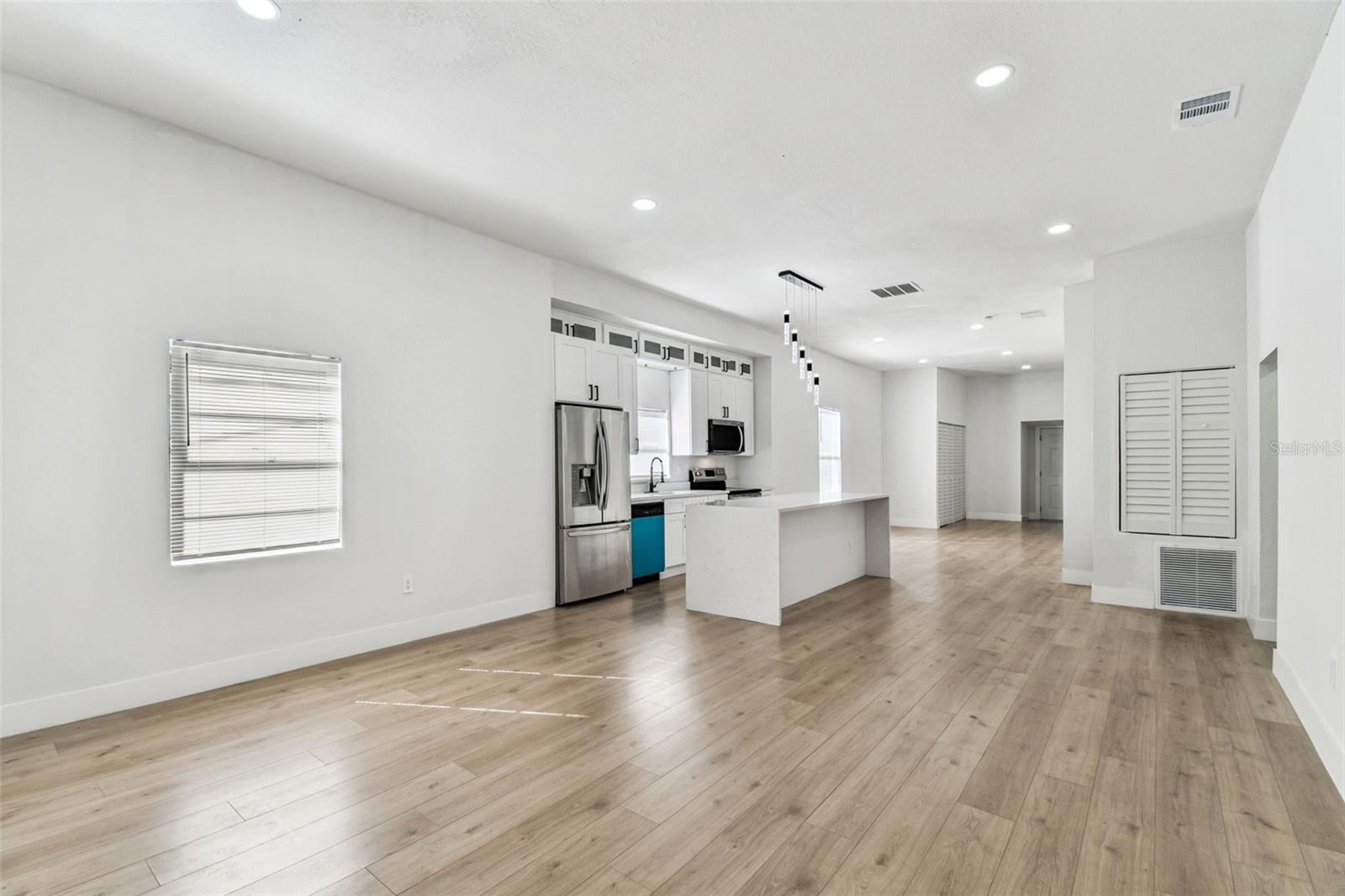 Image 14 of 62 For 2331 St John Street