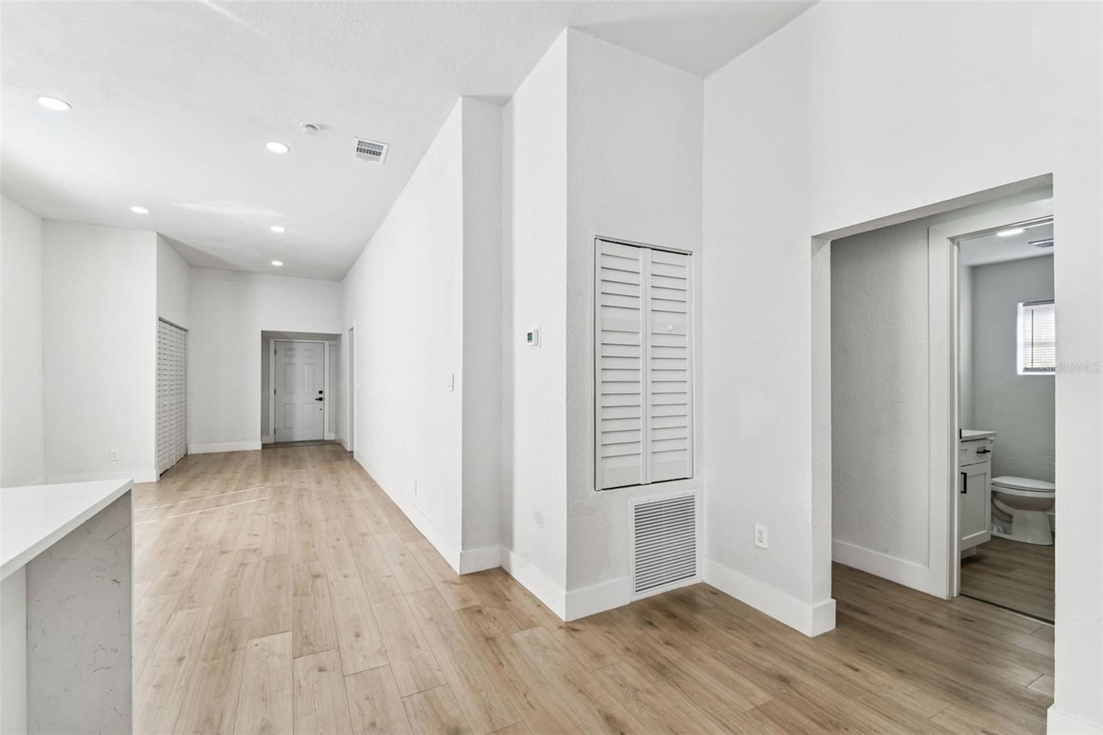 Image 15 of 62 For 2331 St John Street