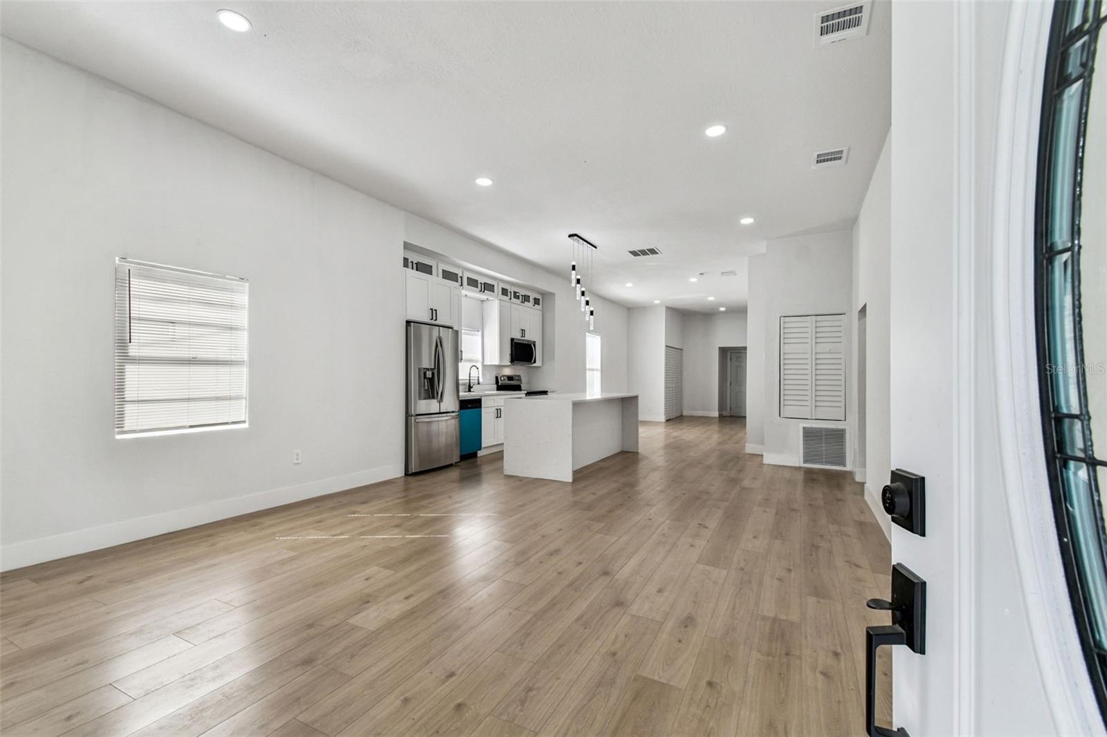 Image 18 of 62 For 2331 St John Street