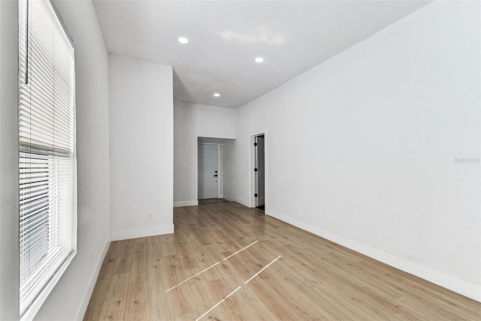 Image 20 of 62 For 2331 St John Street