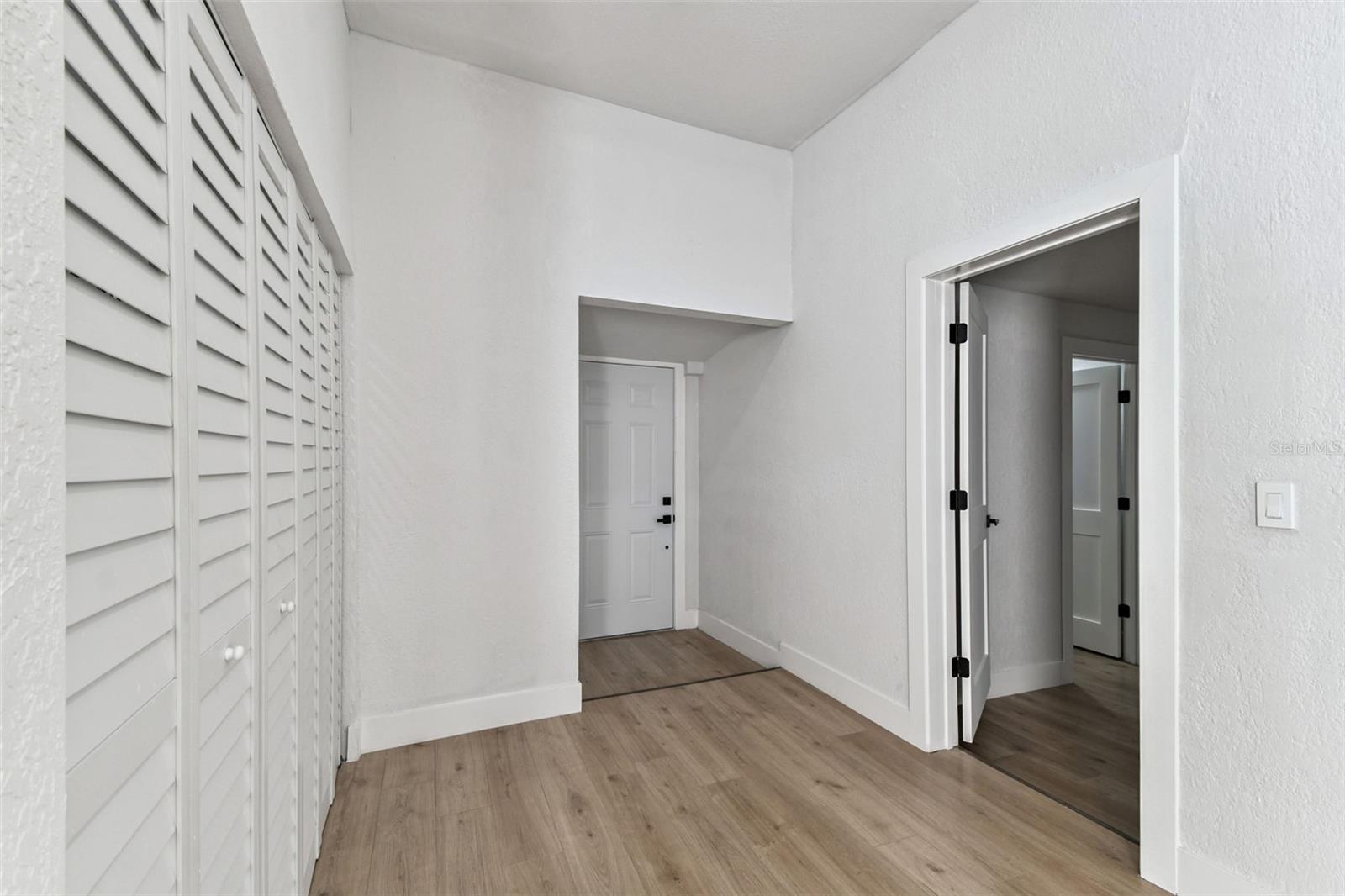 Image 21 of 62 For 2331 St John Street