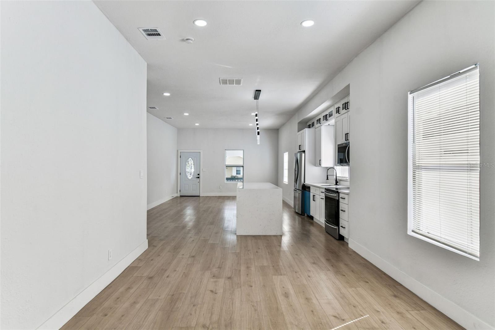 Image 22 of 62 For 2331 St John Street