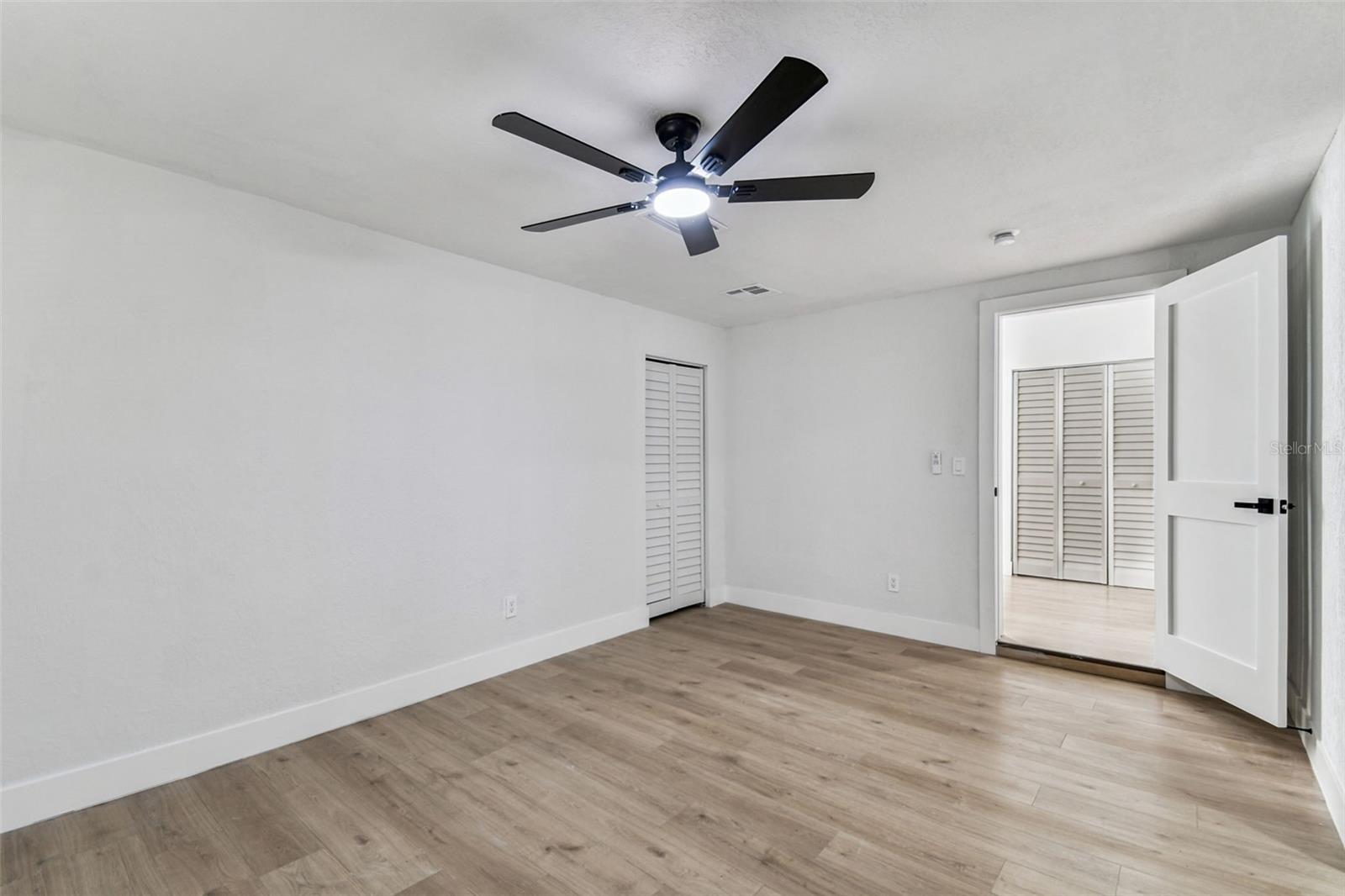 Image 27 of 62 For 2331 St John Street