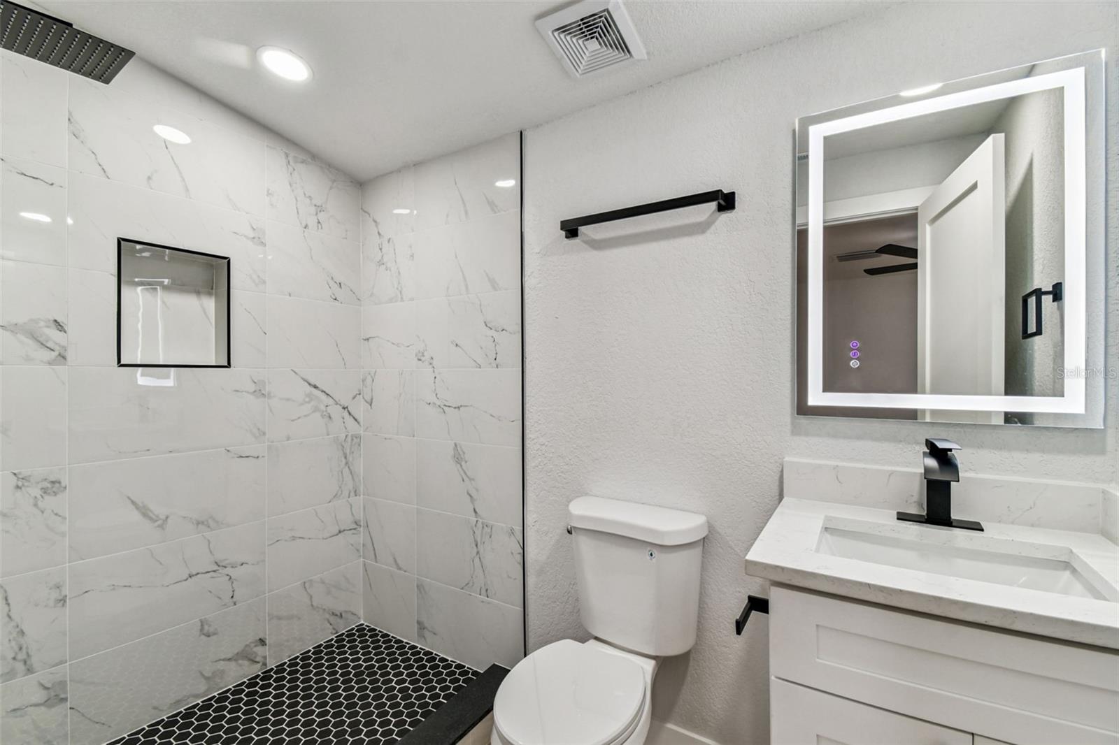 Image 28 of 62 For 2331 St John Street