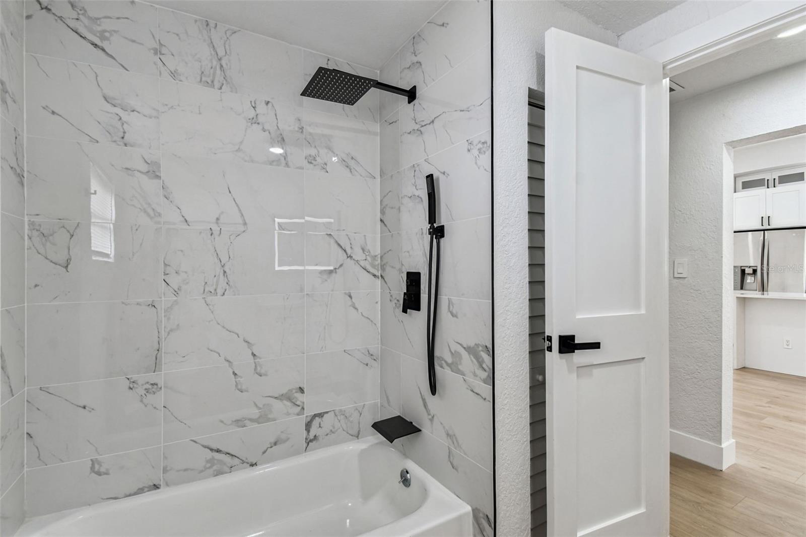 Image 34 of 62 For 2331 St John Street