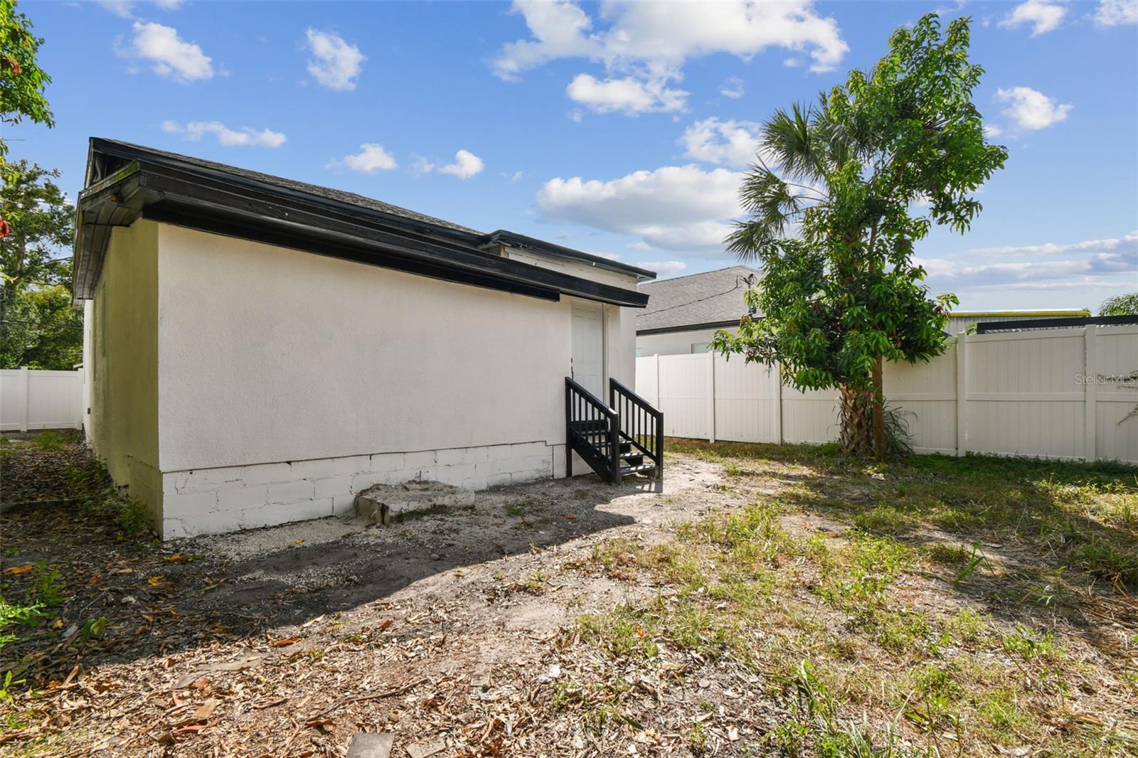 Image 41 of 62 For 2331 St John Street