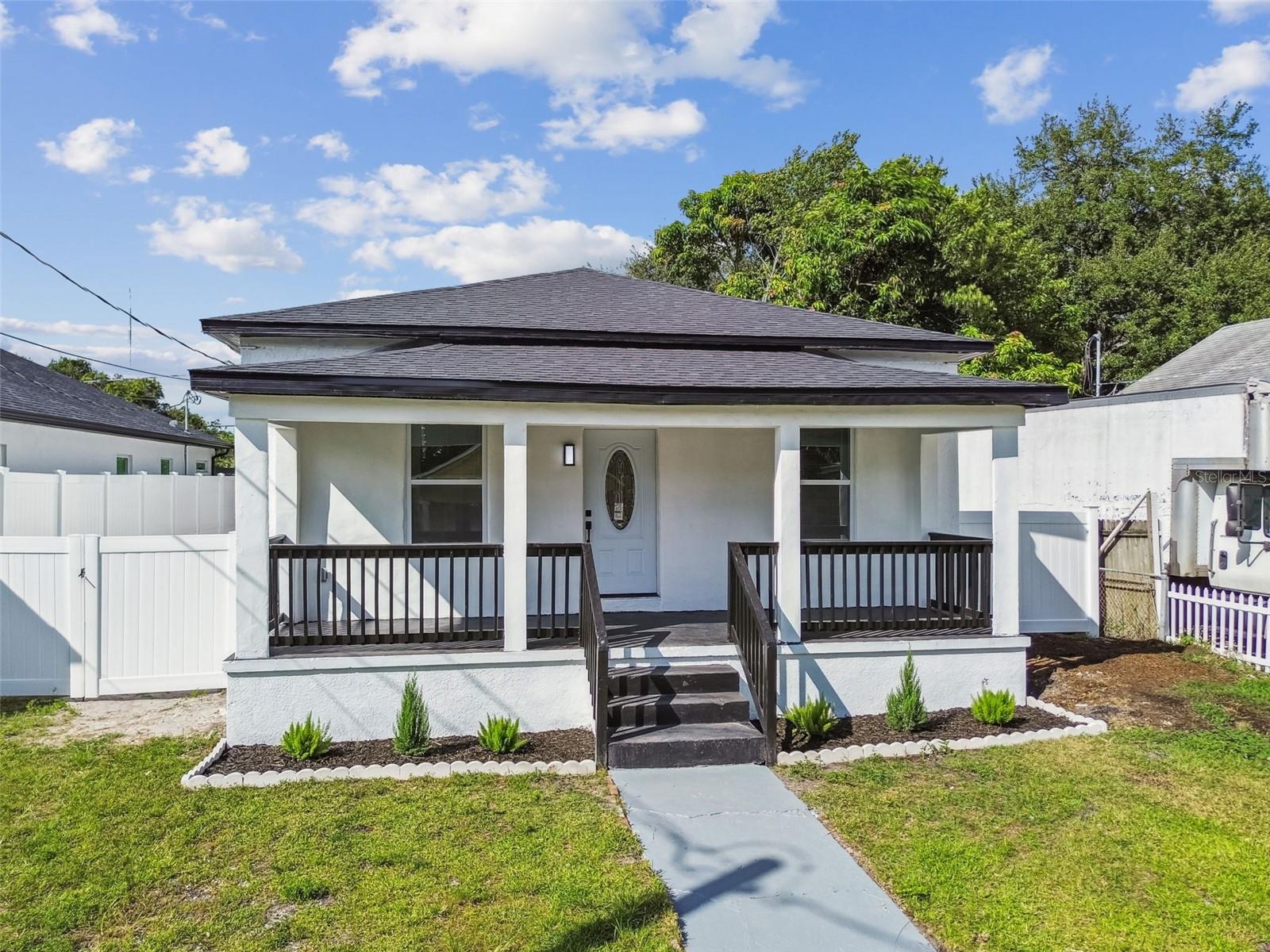 Image 43 of 62 For 2331 St John Street