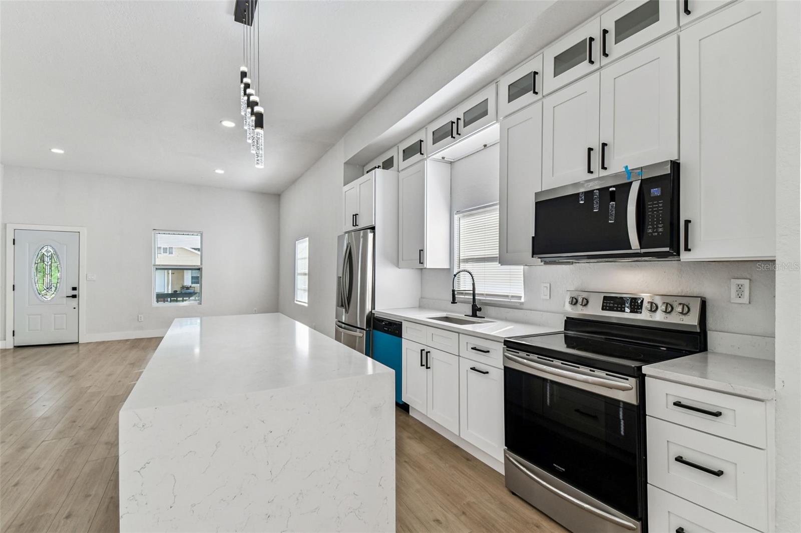 Image 9 of 62 For 2331 St John Street