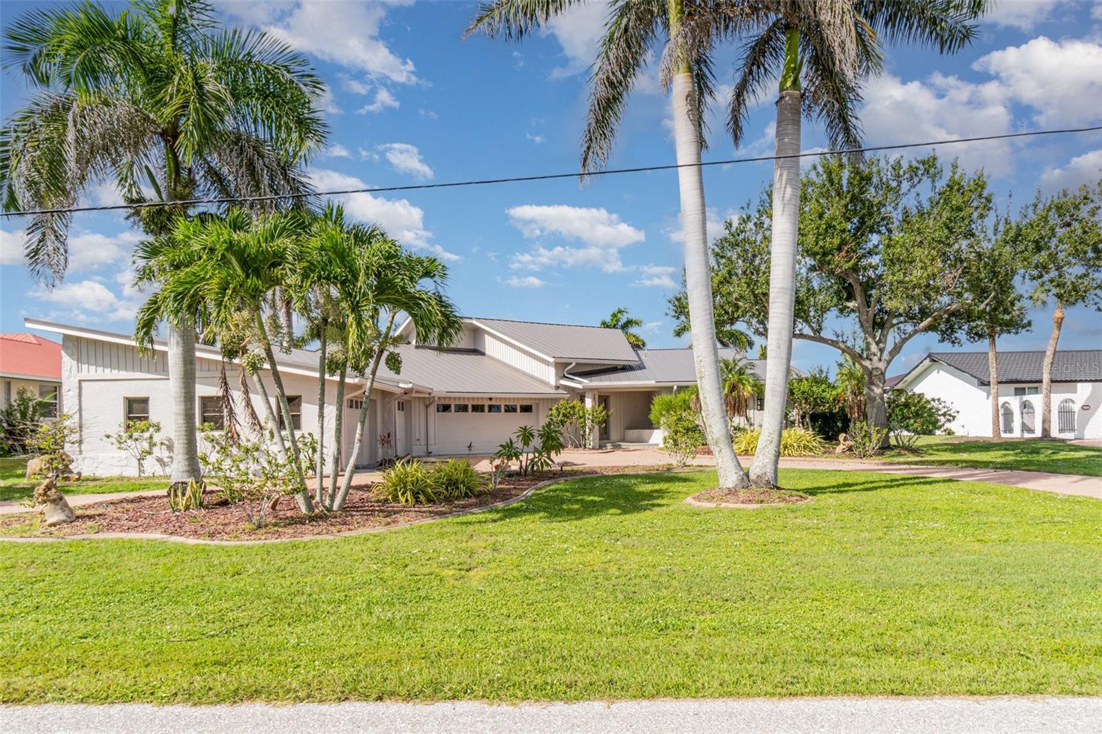 Image 3 of 42 For 1520 Columbian Drive