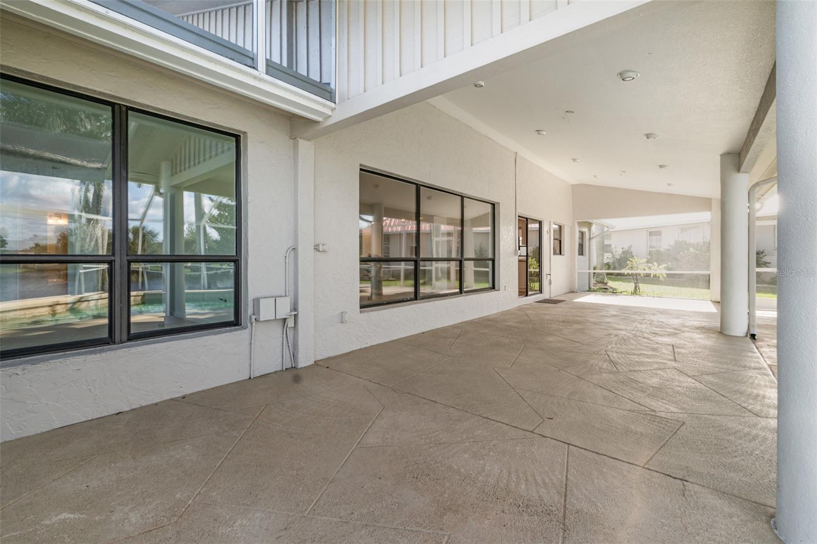 Image 33 of 42 For 1520 Columbian Drive