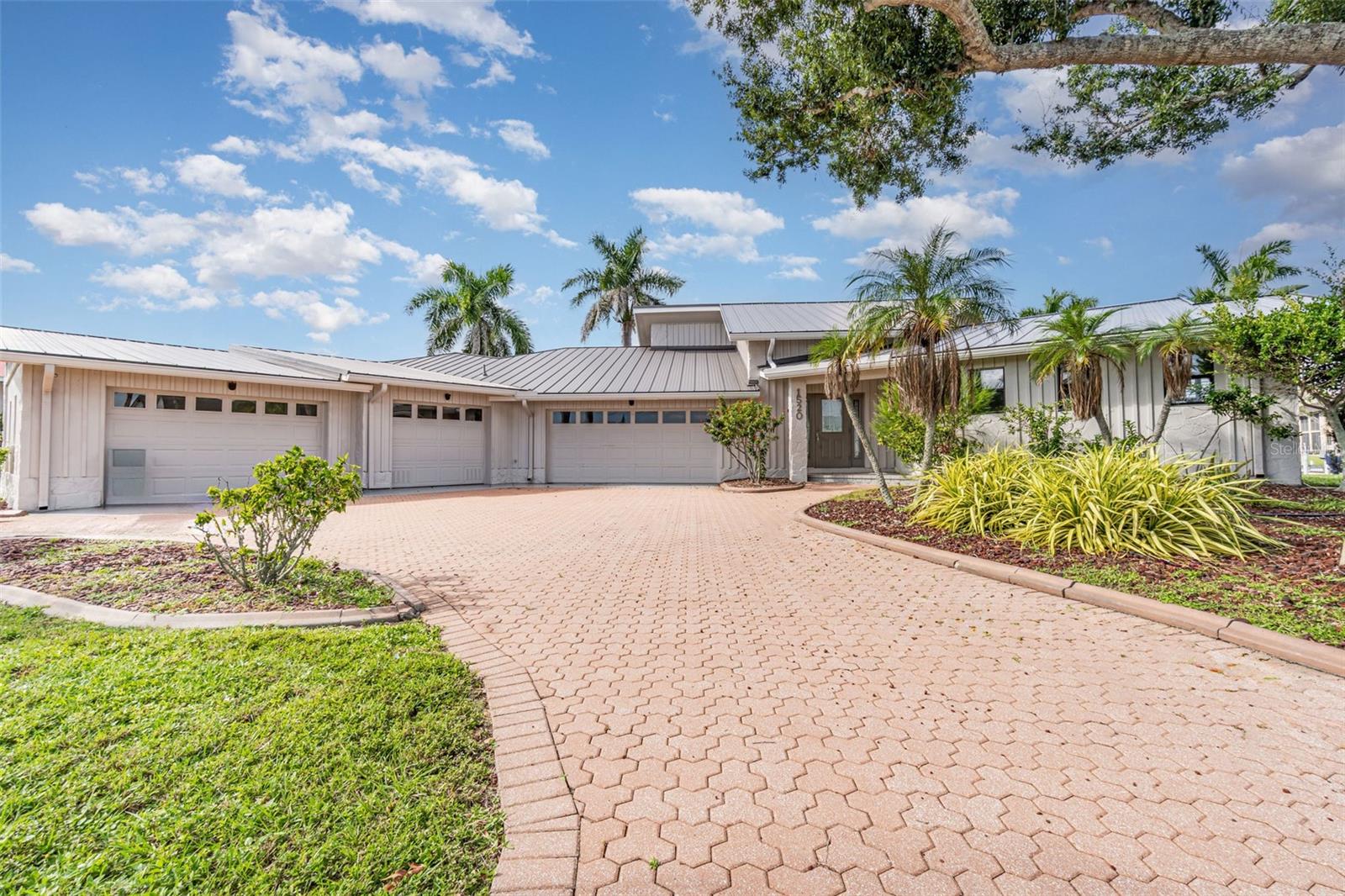 Image 4 of 42 For 1520 Columbian Drive