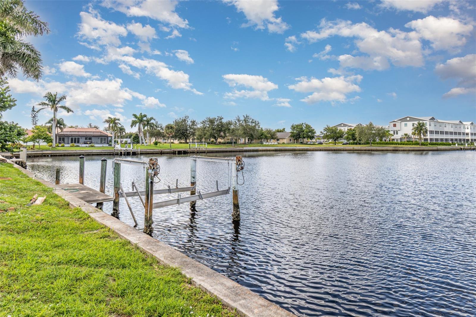 Image 43 of 44 For 1520 Columbian Drive