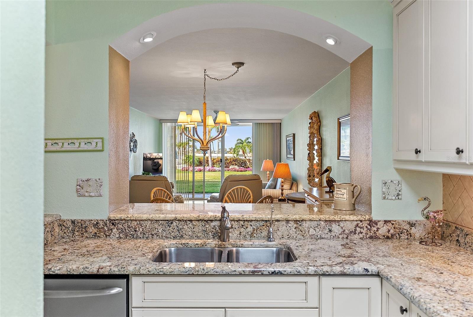 Listing photo id 8 for 6021 Bahia Del Mar Circle 137