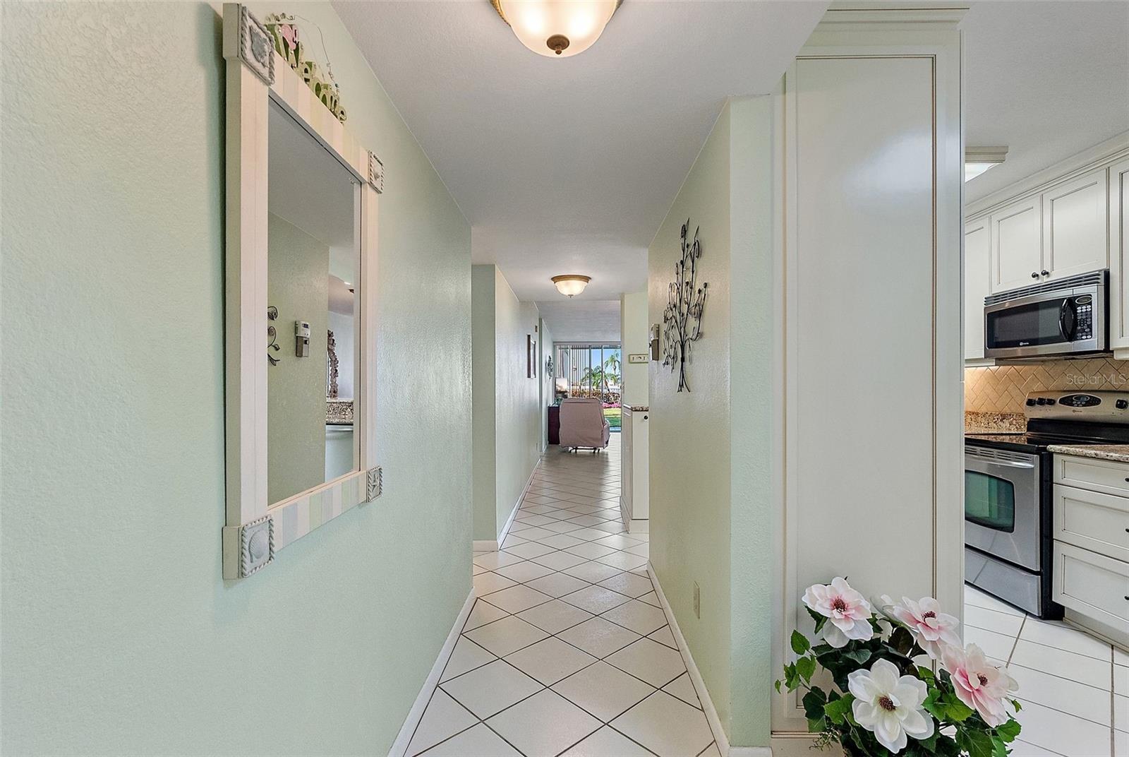 Listing photo id 12 for 6021 Bahia Del Mar Circle 137
