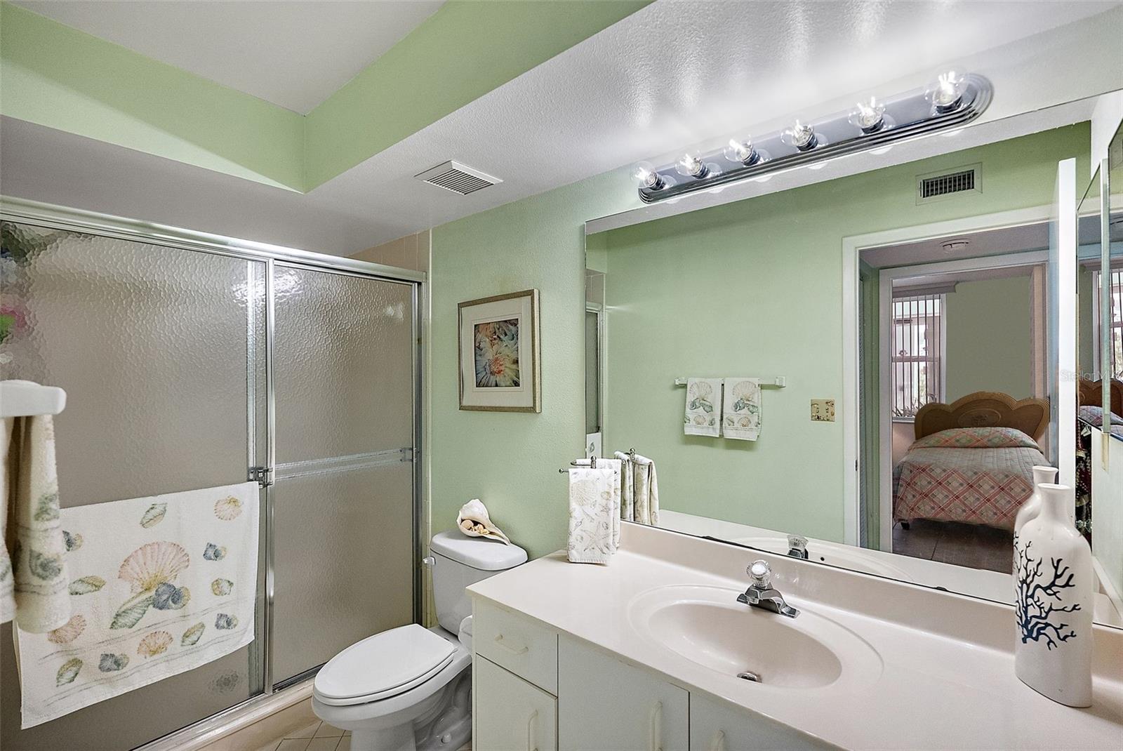 Listing photo id 15 for 6021 Bahia Del Mar Circle 137