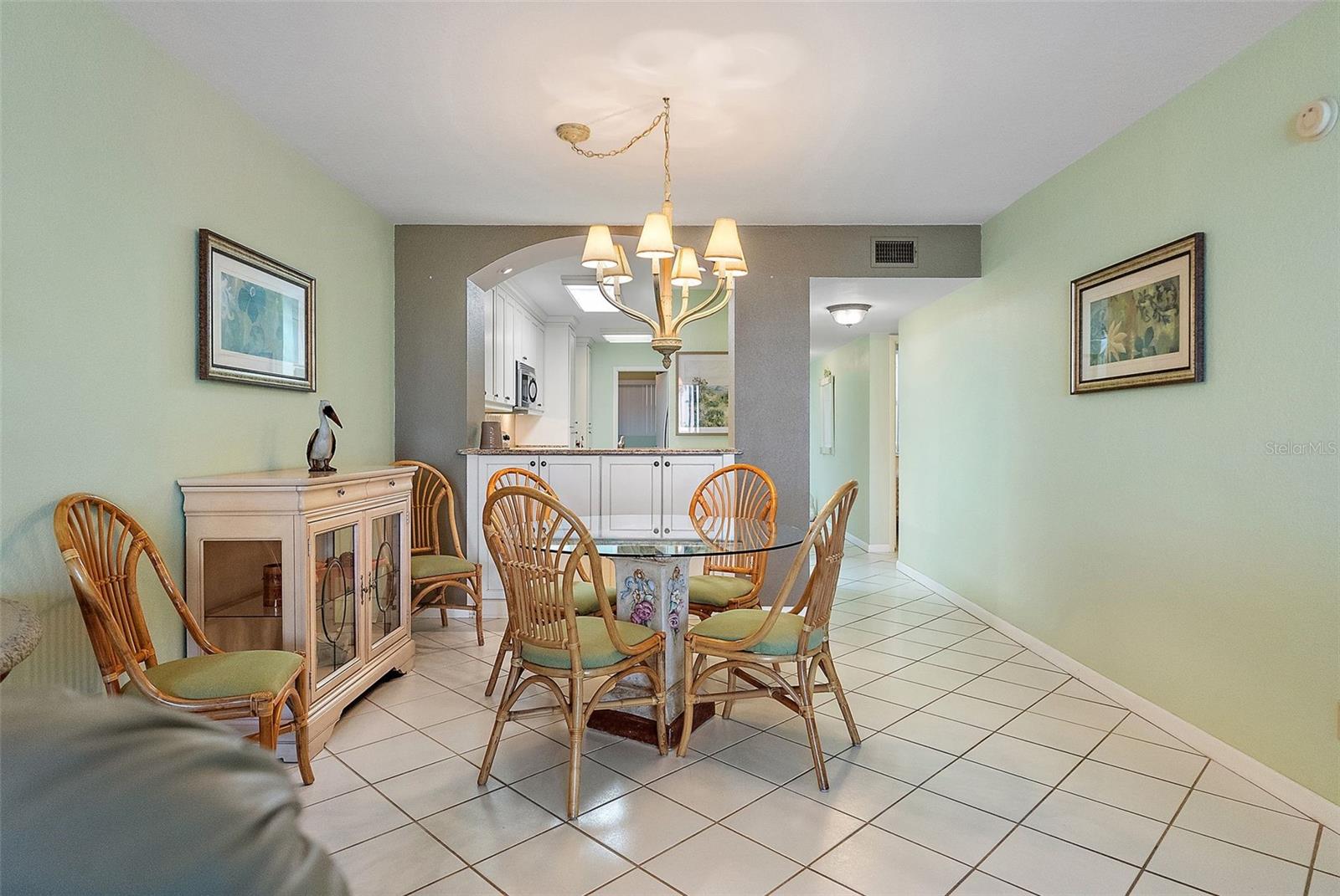 Listing photo id 2 for 6021 Bahia Del Mar Circle 137