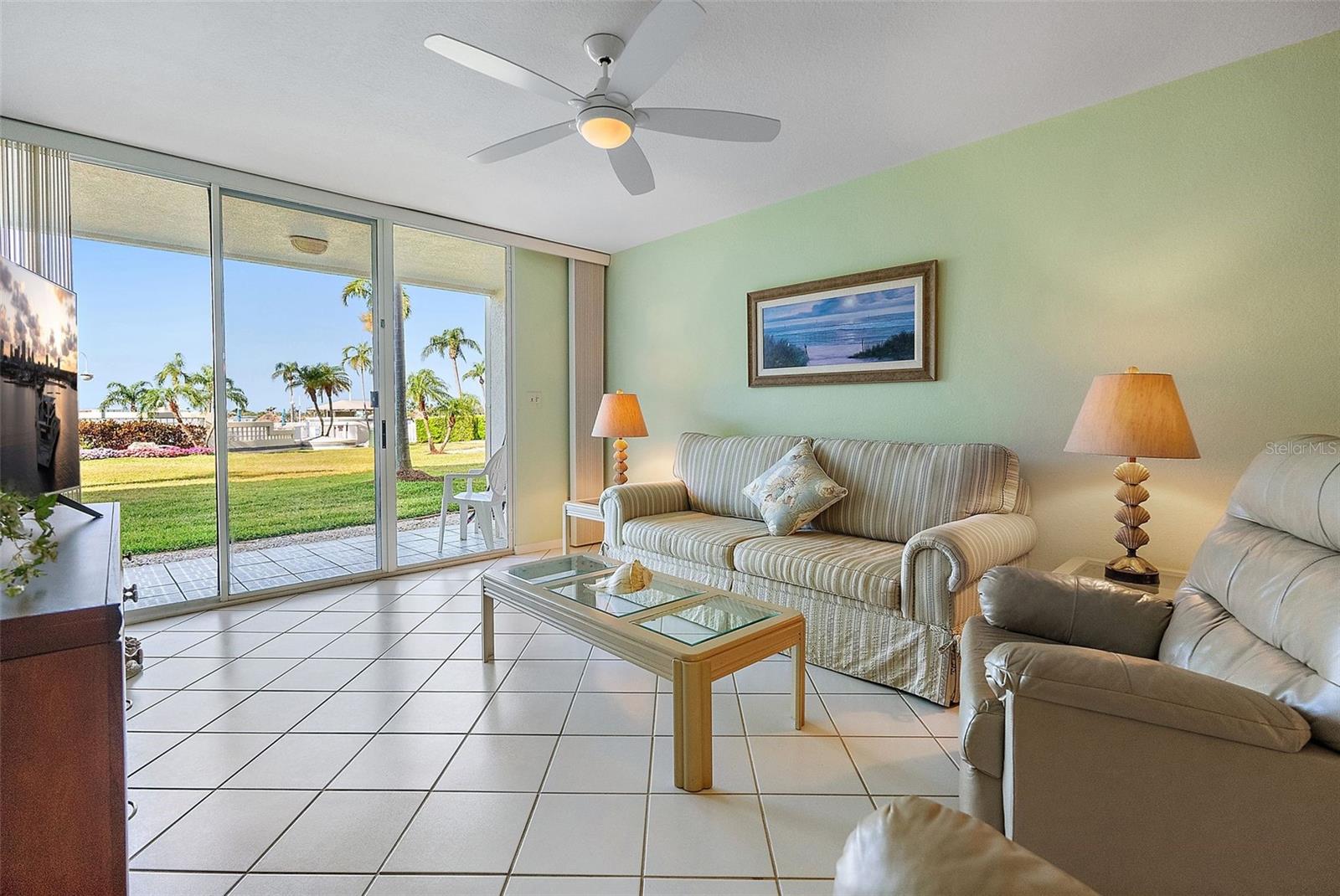 Listing photo id 4 for 6021 Bahia Del Mar Circle 137
