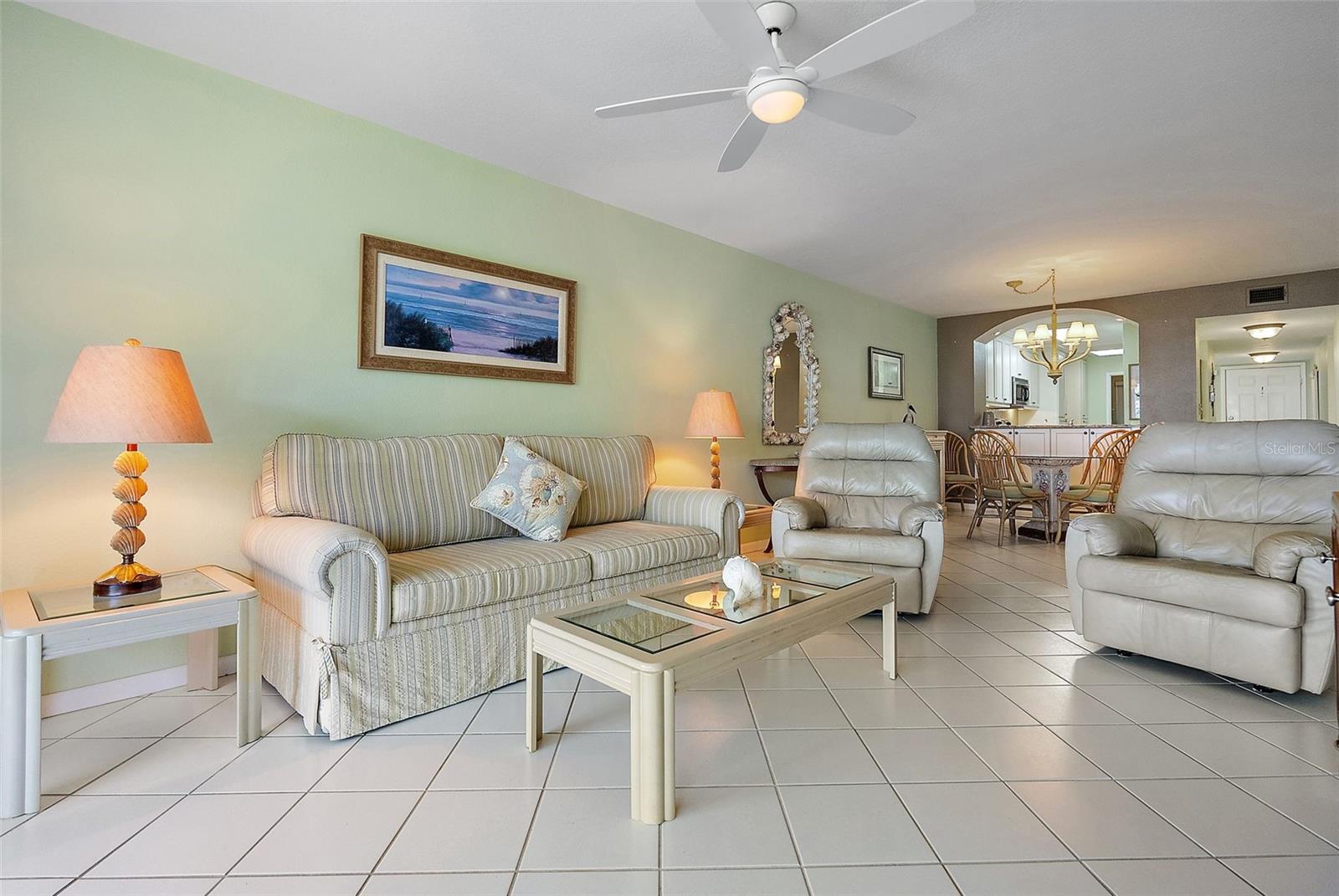 Listing photo id 5 for 6021 Bahia Del Mar Circle 137